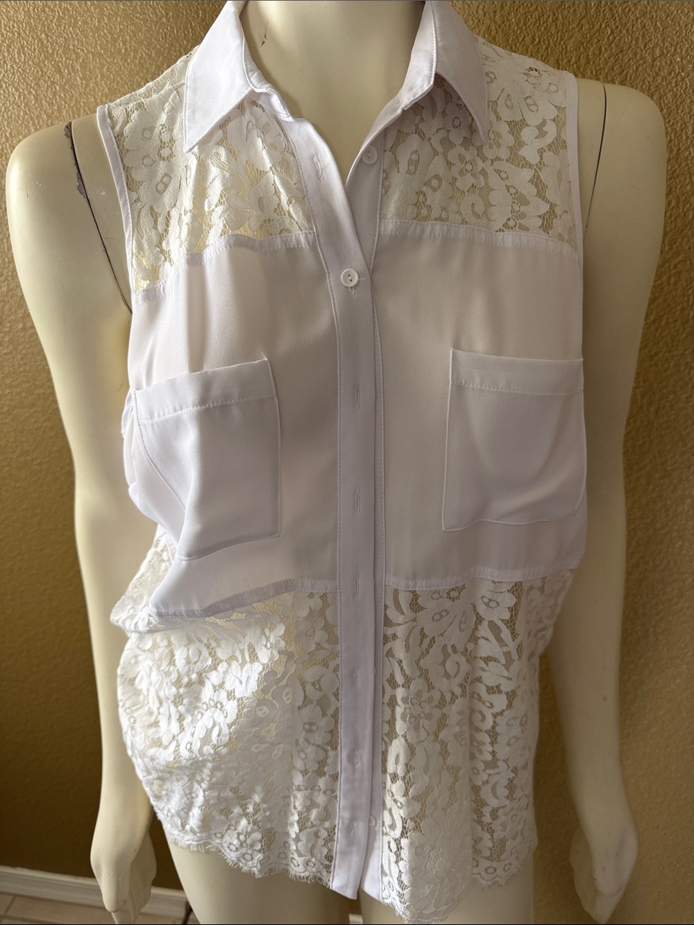 2B Bebe White Lace Button-Up Sleeveless Blouse